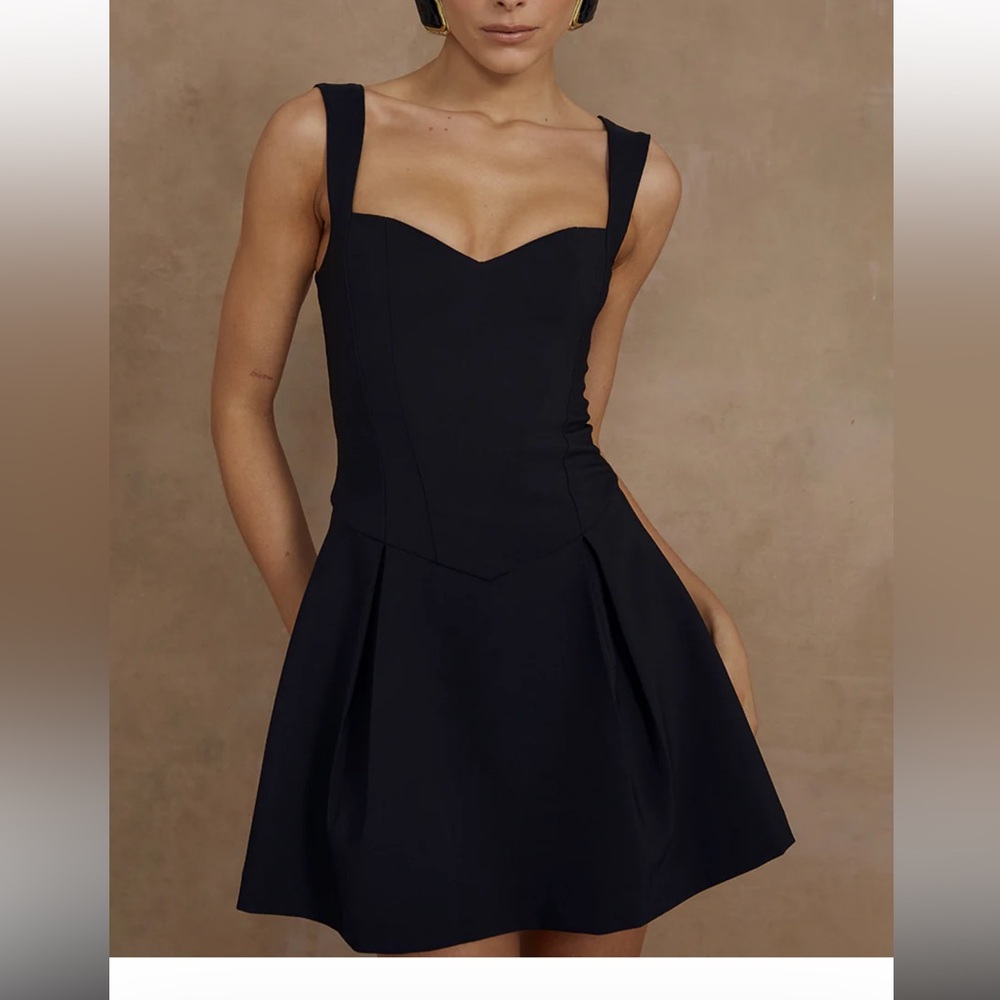 Elegant Black Cinched Waist Dress